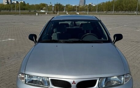 Mitsubishi Carisma I, 1997 год, 400 000 рублей, 5 фотография