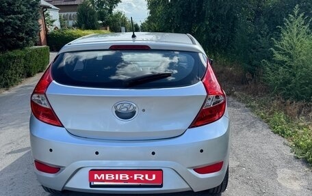Hyundai Solaris II рестайлинг, 2012 год, 648 000 рублей, 3 фотография