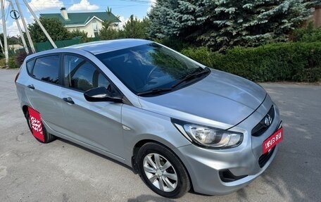 Hyundai Solaris II рестайлинг, 2012 год, 648 000 рублей, 2 фотография