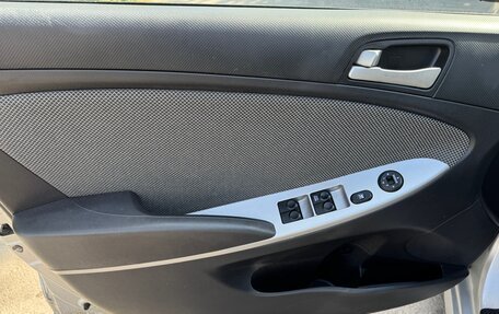 Hyundai Solaris II рестайлинг, 2012 год, 648 000 рублей, 17 фотография