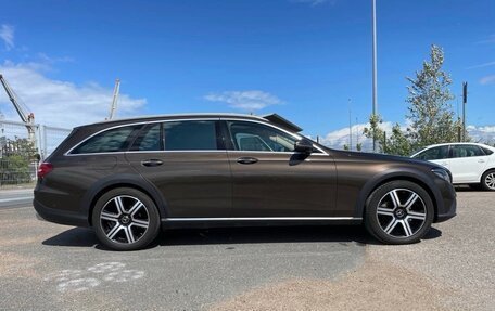 Mercedes-Benz E-Класс, 2017 год, 3 000 000 рублей, 8 фотография