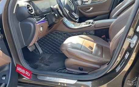 Mercedes-Benz E-Класс, 2017 год, 3 000 000 рублей, 15 фотография
