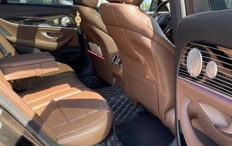 Mercedes-Benz E-Класс, 2017 год, 3 000 000 рублей, 10 фотография
