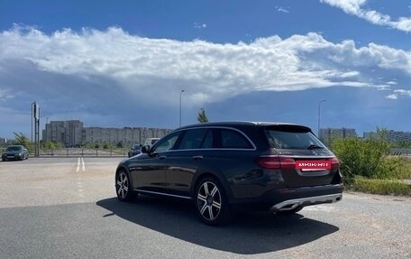 Mercedes-Benz E-Класс, 2017 год, 3 000 000 рублей, 6 фотография