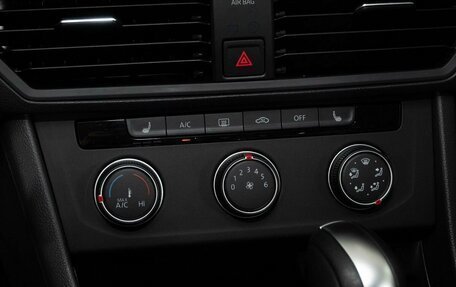 Volkswagen Jetta VII, 2020 год, 2 320 000 рублей, 11 фотография