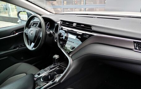 Toyota Camry, 2018 год, 2 269 000 рублей, 6 фотография