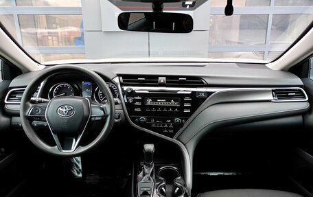 Toyota Camry, 2018 год, 2 269 000 рублей, 8 фотография