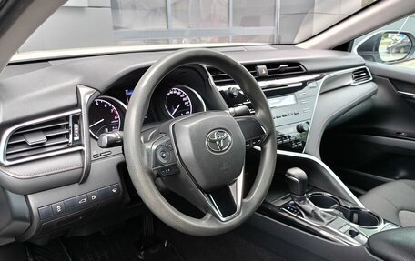 Toyota Camry, 2018 год, 2 269 000 рублей, 5 фотография