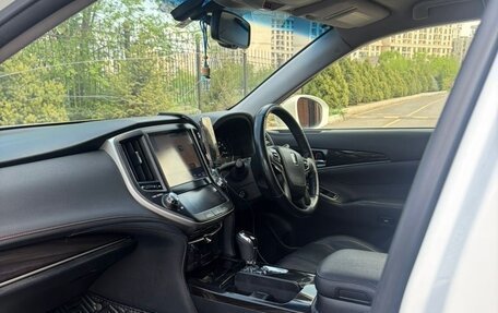 Toyota Crown, 2016 год, 2 450 000 рублей, 9 фотография