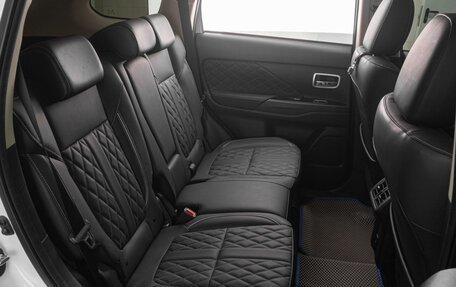 Mitsubishi Outlander III рестайлинг 3, 2022 год, 3 479 000 рублей, 7 фотография