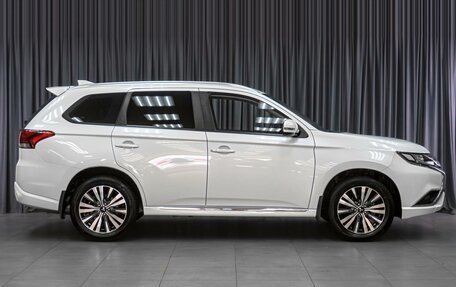 Mitsubishi Outlander III рестайлинг 3, 2022 год, 3 479 000 рублей, 5 фотография