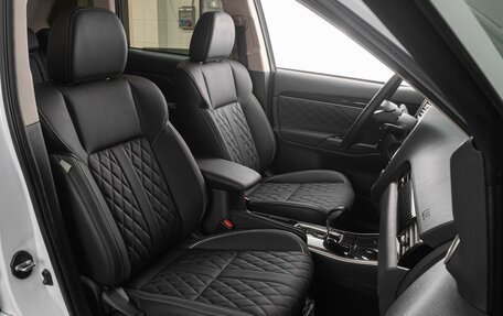 Mitsubishi Outlander III рестайлинг 3, 2022 год, 3 479 000 рублей, 8 фотография