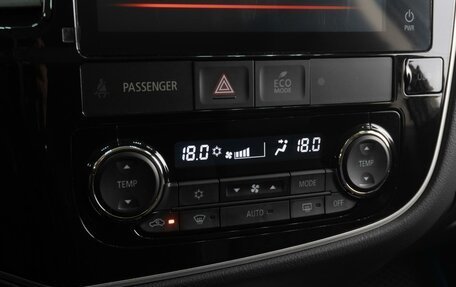 Mitsubishi Outlander III рестайлинг 3, 2022 год, 3 479 000 рублей, 13 фотография