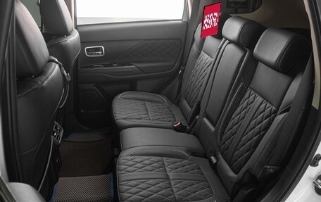 Mitsubishi Outlander III рестайлинг 3, 2022 год, 3 479 000 рублей, 9 фотография