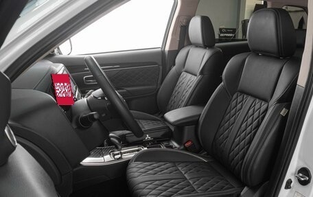 Mitsubishi Outlander III рестайлинг 3, 2022 год, 3 479 000 рублей, 10 фотография