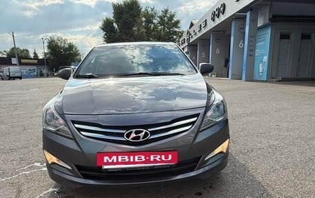 Hyundai Solaris II рестайлинг, 2015 год, 1 180 000 рублей, 2 фотография