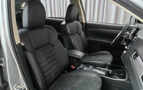 Mitsubishi Outlander III рестайлинг 3, 2022 год, 2 134 000 рублей, 7 фотография