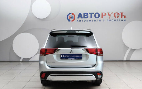 Mitsubishi Outlander III рестайлинг 3, 2022 год, 2 134 000 рублей, 4 фотография