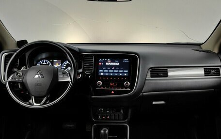 Mitsubishi Outlander III рестайлинг 3, 2022 год, 2 134 000 рублей, 12 фотография