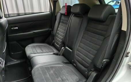 Mitsubishi Outlander III рестайлинг 3, 2022 год, 2 134 000 рублей, 8 фотография