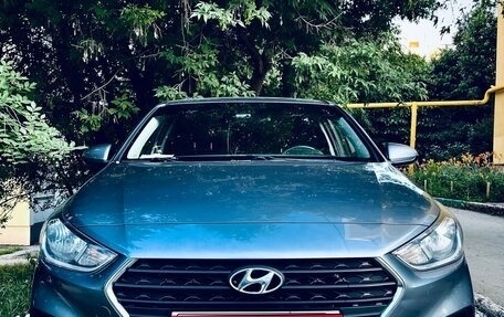 Hyundai Solaris II рестайлинг, 2017 год, 1 200 000 рублей, 1 фотография