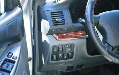 Toyota Land Cruiser Prado 120 рестайлинг, 2004 год, 1 650 000 рублей, 6 фотография