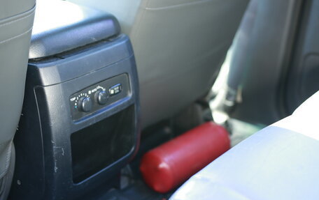 Toyota Land Cruiser Prado 120 рестайлинг, 2004 год, 1 650 000 рублей, 7 фотография