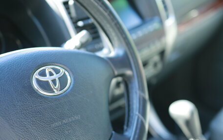 Toyota Land Cruiser Prado 120 рестайлинг, 2004 год, 1 650 000 рублей, 9 фотография