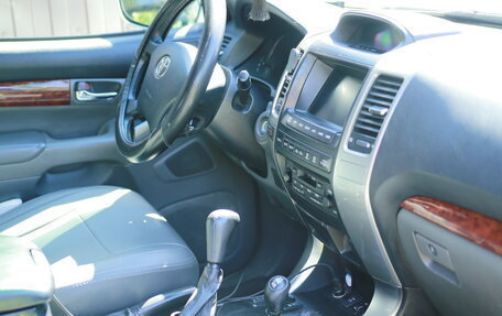 Toyota Land Cruiser Prado 120 рестайлинг, 2004 год, 1 650 000 рублей, 16 фотография