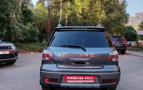 Mitsubishi Outlander III рестайлинг 3, 2005 год, 600 000 рублей, 6 фотография