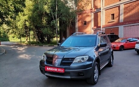 Mitsubishi Outlander III рестайлинг 3, 2005 год, 600 000 рублей, 4 фотография