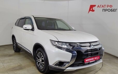 Mitsubishi Outlander III рестайлинг 3, 2017 год, 2 050 000 рублей, 1 фотография