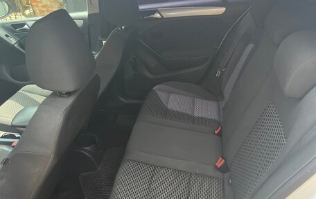 Volkswagen Golf VI, 2010 год, 700 000 рублей, 6 фотография