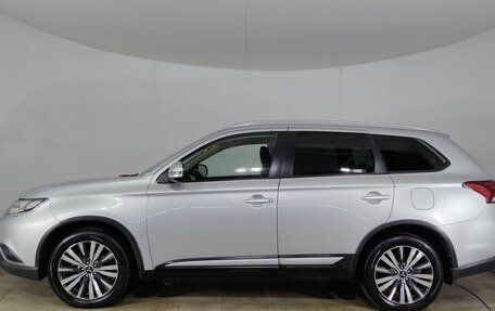 Mitsubishi Outlander III рестайлинг 3, 2019 год, 1 925 000 рублей, 3 фотография