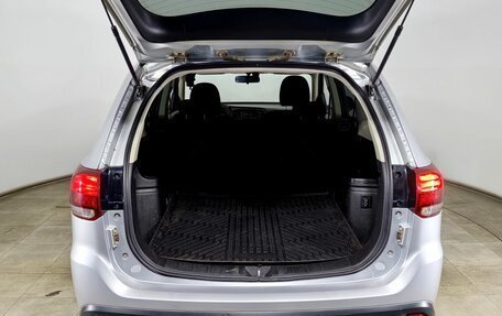 Mitsubishi Outlander III рестайлинг 3, 2019 год, 1 925 000 рублей, 8 фотография
