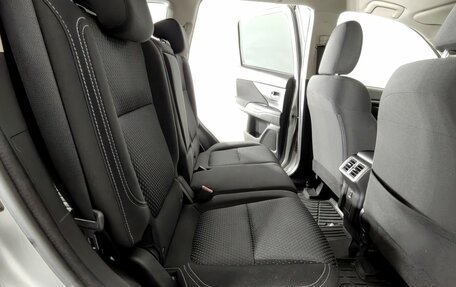 Mitsubishi Outlander III рестайлинг 3, 2019 год, 1 925 000 рублей, 14 фотография