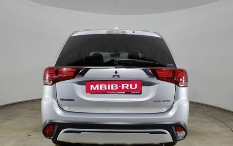 Mitsubishi Outlander III рестайлинг 3, 2019 год, 1 925 000 рублей, 5 фотография
