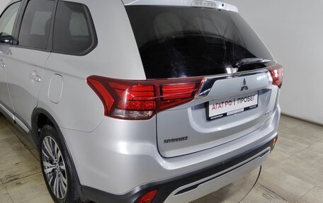 Mitsubishi Outlander III рестайлинг 3, 2019 год, 1 925 000 рублей, 19 фотография