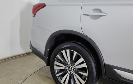 Mitsubishi Outlander III рестайлинг 3, 2019 год, 1 925 000 рублей, 22 фотография