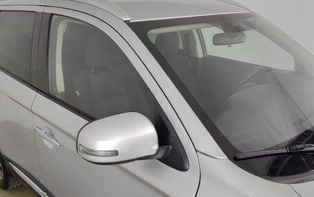 Mitsubishi Outlander III рестайлинг 3, 2019 год, 1 925 000 рублей, 17 фотография