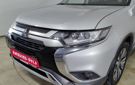 Mitsubishi Outlander III рестайлинг 3, 2019 год, 1 925 000 рублей, 18 фотография