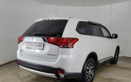 Mitsubishi Outlander III рестайлинг 3, 2017 год, 2 050 000 рублей, 7 фотография