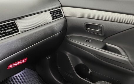 Mitsubishi Outlander III рестайлинг 3, 2017 год, 2 050 000 рублей, 14 фотография