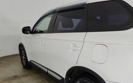 Mitsubishi Outlander III рестайлинг 3, 2017 год, 2 050 000 рублей, 20 фотография