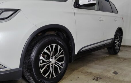Mitsubishi Outlander III рестайлинг 3, 2017 год, 2 050 000 рублей, 22 фотография