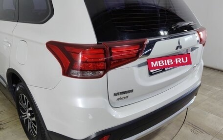 Mitsubishi Outlander III рестайлинг 3, 2017 год, 2 050 000 рублей, 19 фотография