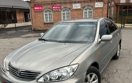 Toyota Camry V40, 2005 год, 550 000 рублей, 1 фотография