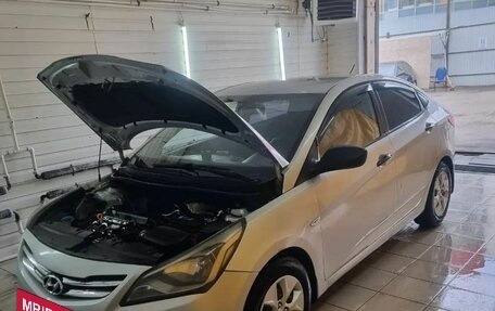 Hyundai Solaris II рестайлинг, 2014 год, 435 000 рублей, 10 фотография