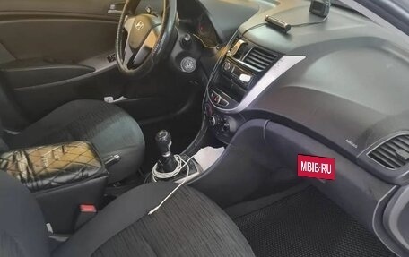 Hyundai Solaris II рестайлинг, 2014 год, 435 000 рублей, 11 фотография
