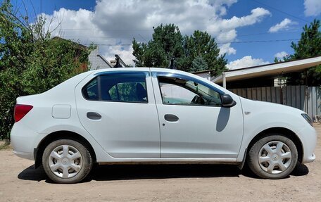 Renault Logan II, 2017 год, 860 000 рублей, 8 фотография